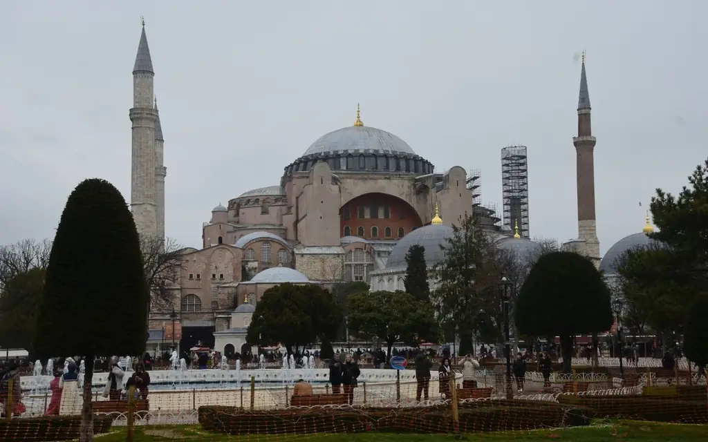 Discover the iconic Hagia Sophia in Istanbul with crowds in the foreground